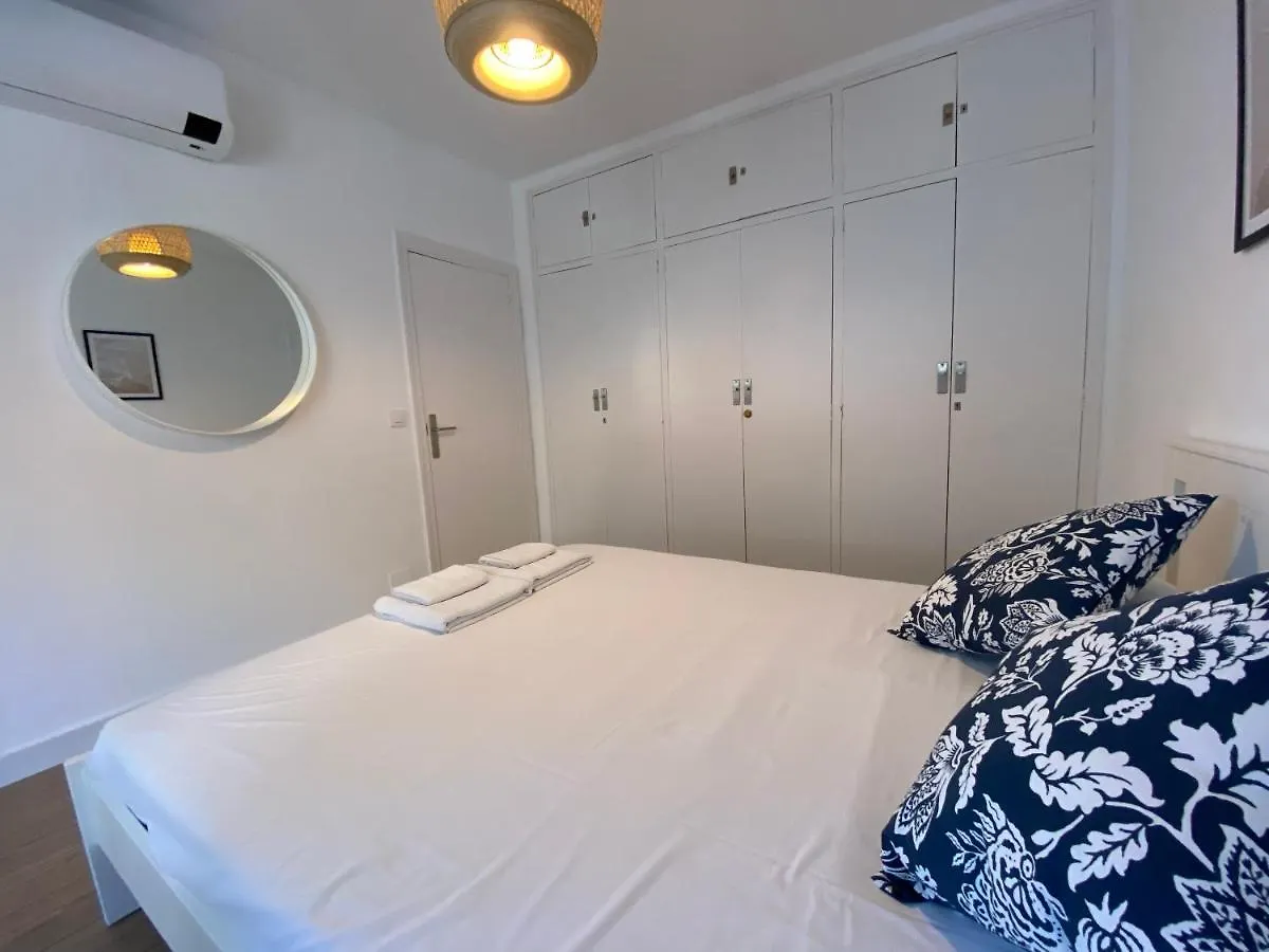 Malagueta Beach Front Mediterranean Apartment مالقة إسبانيا