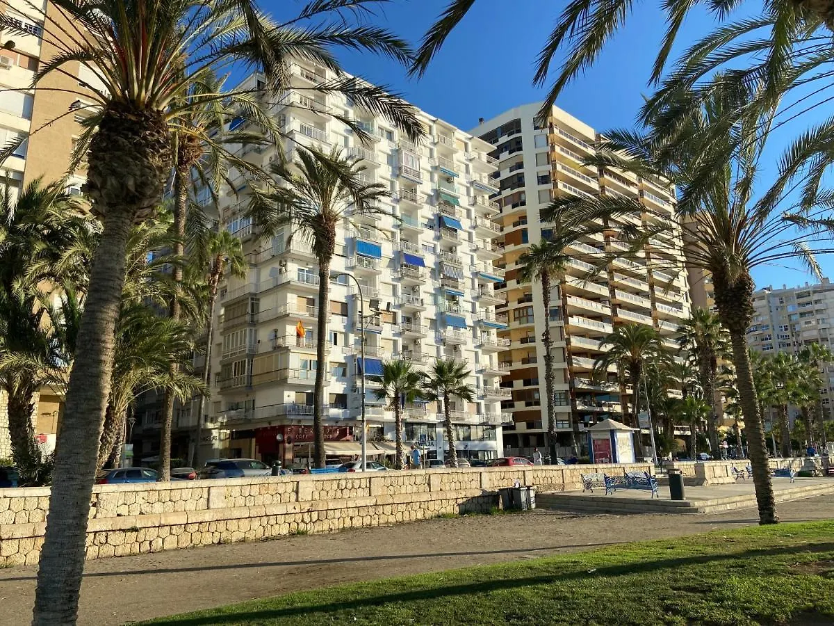 Malagueta Beach Front Mediterranean Apartment مالقة